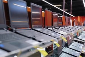 Best Time to Buy a Laptop in Canada in [year]