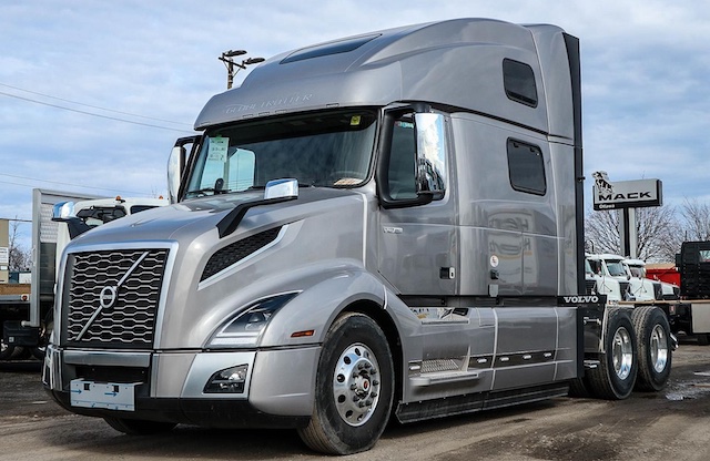 Volvo VNL 860 Prices in Canada (October 2023)